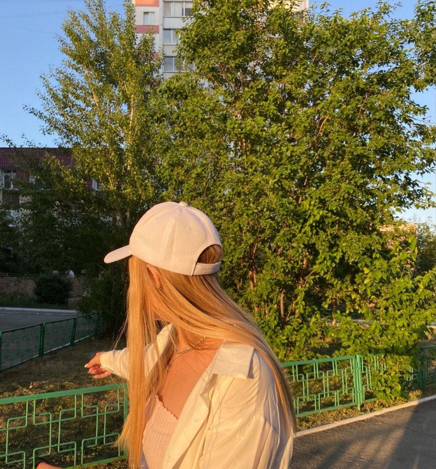Я одинокая сельская девушка, которая ищет свою любовь!