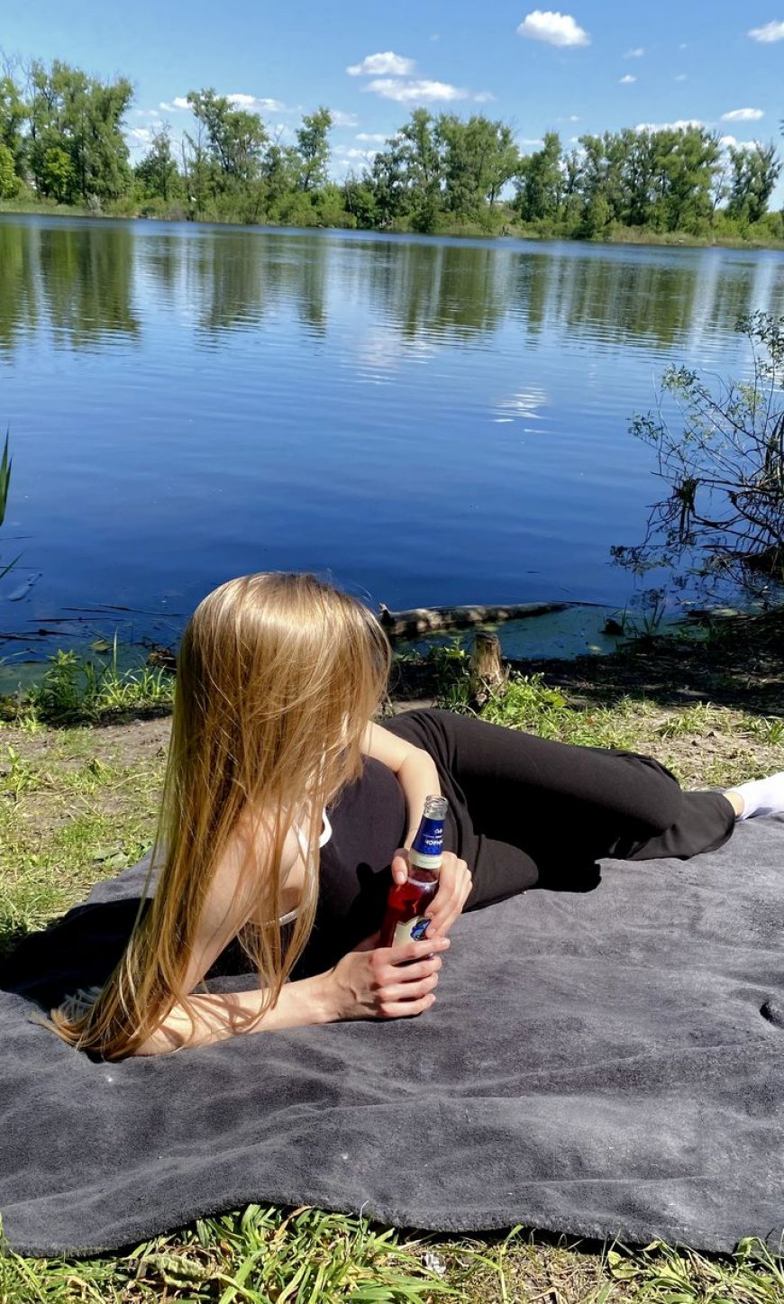 Деревенская женщина скучаю в одиночестве.. Мне бы мужчинку???